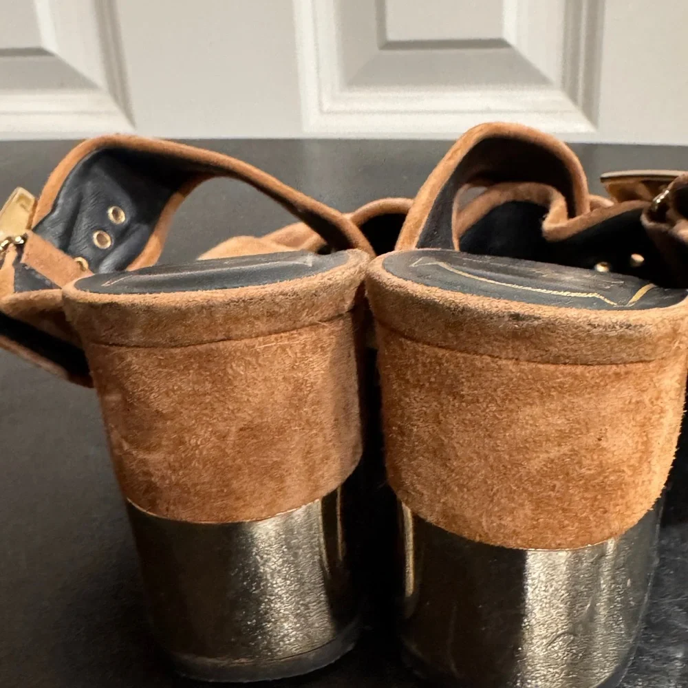 Roger Vivier chic tan